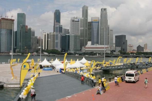 IM70.3Singapore_Finish&Skyline